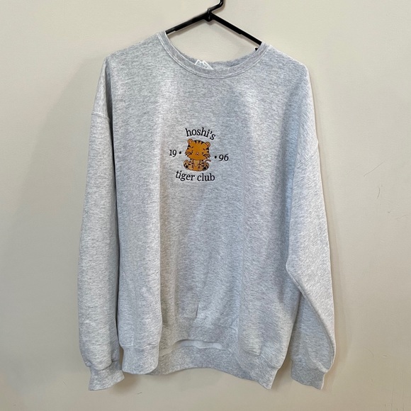 Seventeen hoshi’s tiger club sweater - Picture 2 of 4